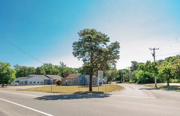 71 Main St, Dennis, MA 02639