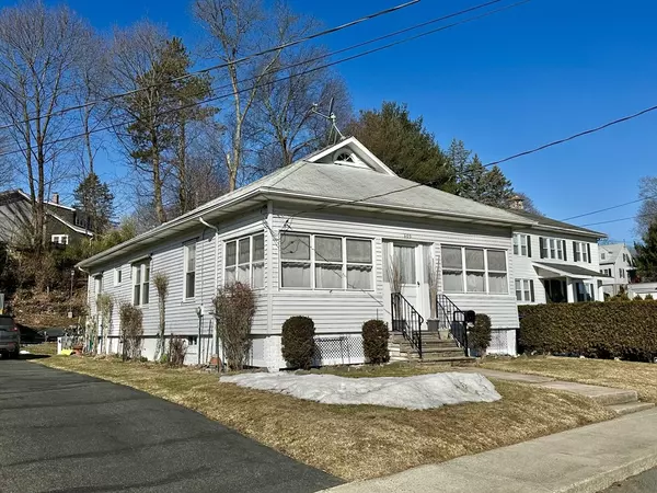 309 Hillside Ave, Holyoke, MA 01040