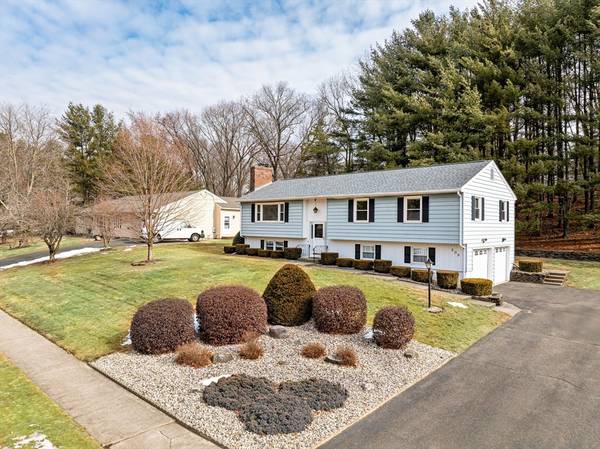 209 Redfern Dr, Longmeadow, MA 01106