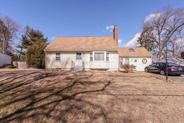 35 Trinity Ter, Agawam, MA 01001