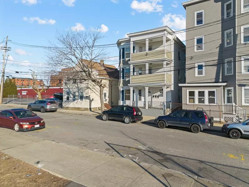 185-193 Chestnut St, Lawrence, MA 01841