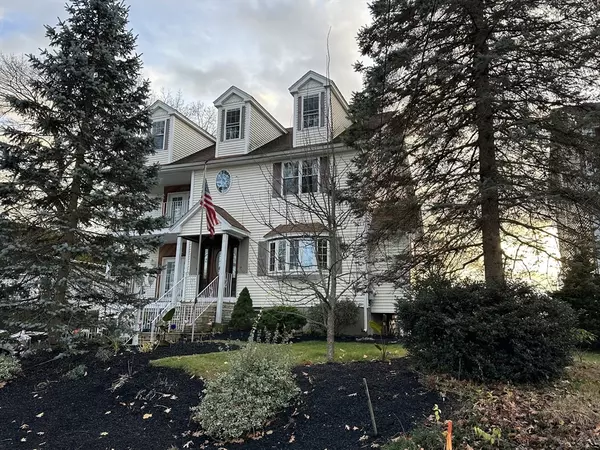 33 Lakeside Dr., Shrewsbury, MA 01545