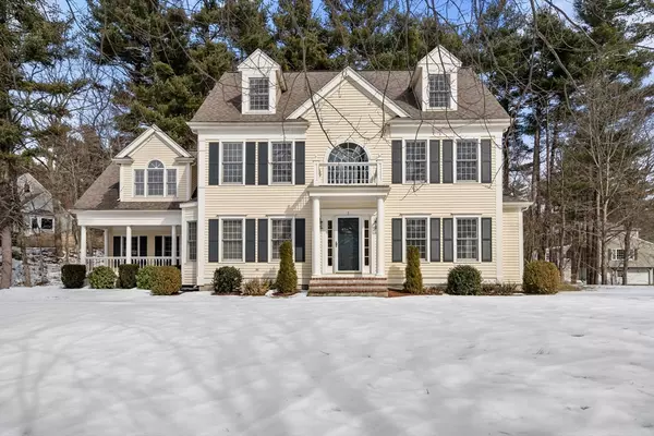 3 Pond View Ave, Medfield, MA 02052