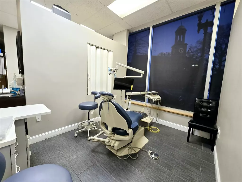 Quincy, MA 02169,999 Confidential Dental Office