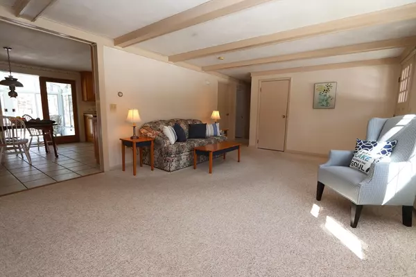 Kingston, NH 03848,53 Wadleigh