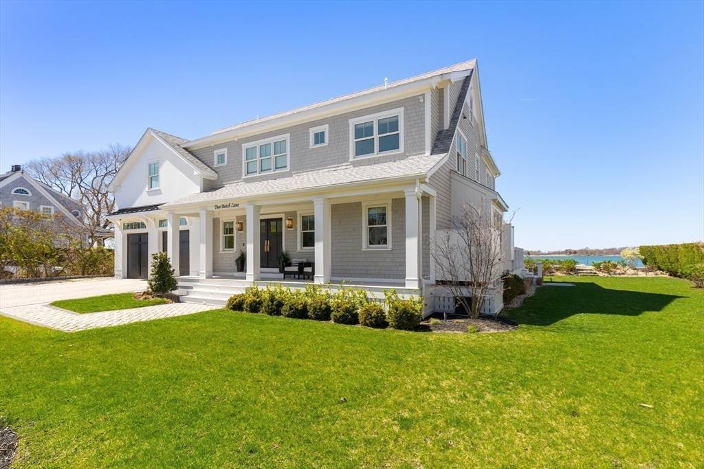 Hingham, MA 02043,2 Beach Ln