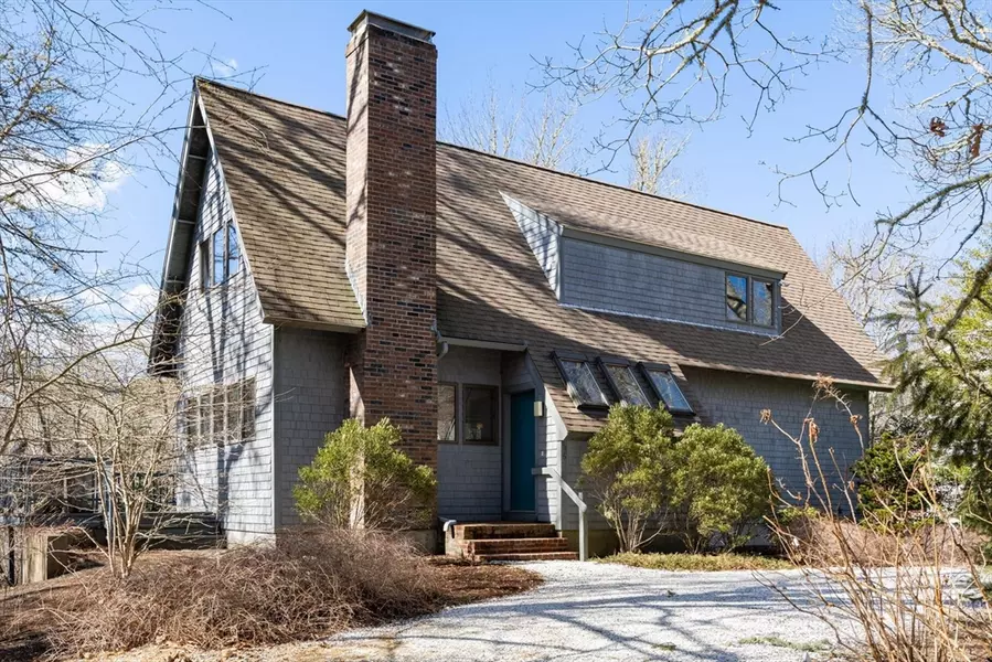 6 Ruth Lane, Harwich, MA 02645