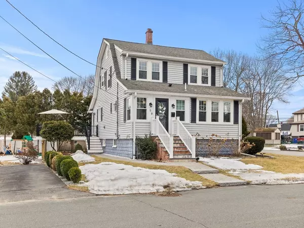 5 Royal St, Stoneham, MA 02180