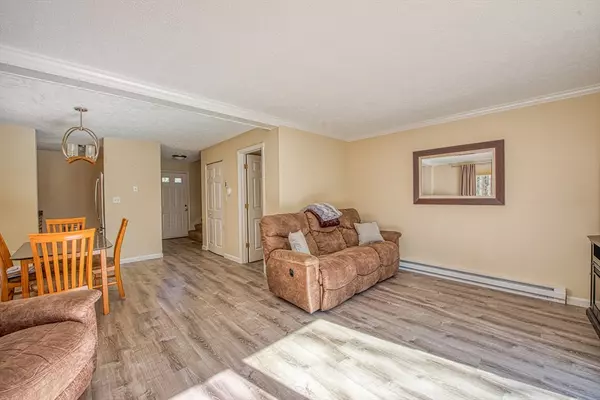 Easton, MA 02375,10 Janet Rd #11