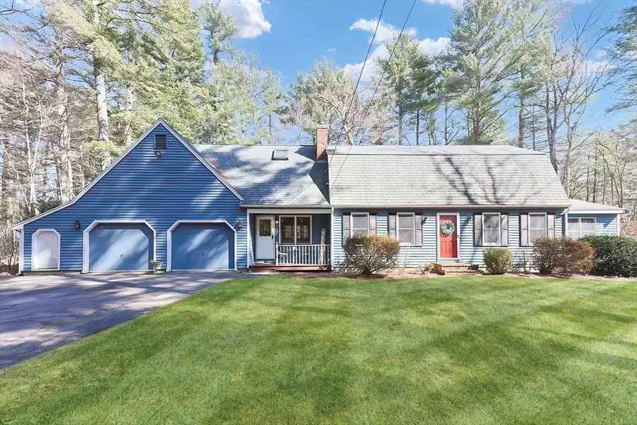 39 Berry St, Plainville, MA 02762