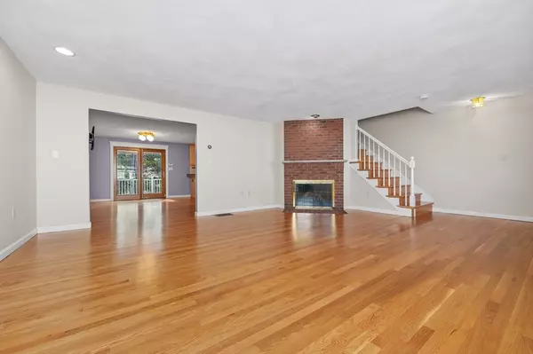 Newton, MA 02460,26 Lothrop Street #26