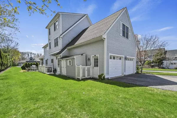 Milton, MA 02186,4 Carisbrooke Road