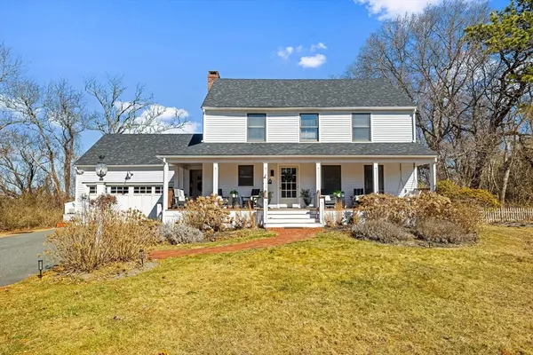 16 Stonefield Dr, Sandwich, MA 02537