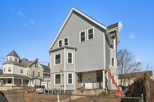 11 Waverly St #4, Brockton, MA 02301