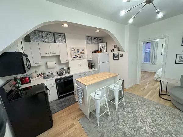 Boston, MA 02114,54 Myrtle St #4