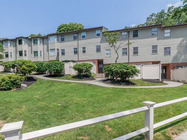 70 Regent Circle #_, Brookline, MA 02445