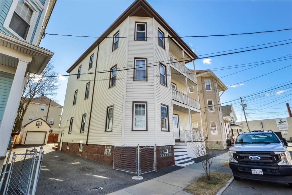 154 Tallman St, New Bedford, MA 02746