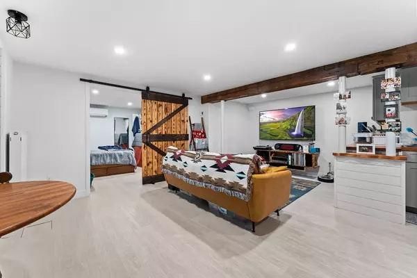 Watertown, MA 02472,137-139 Pleasant St