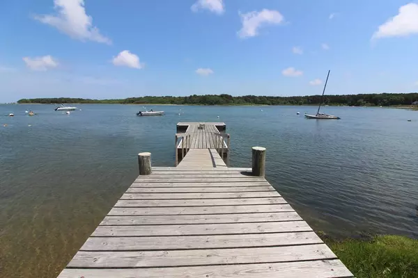 Oak Bluffs, MA 02557,4 Quail Run Rd #17