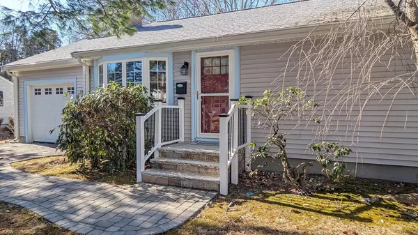 241 Edgewater Drive, Framingham, MA 01702