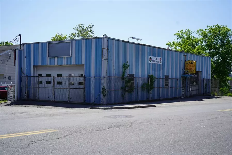 429 Riverside Street, Lowell, MA 01854