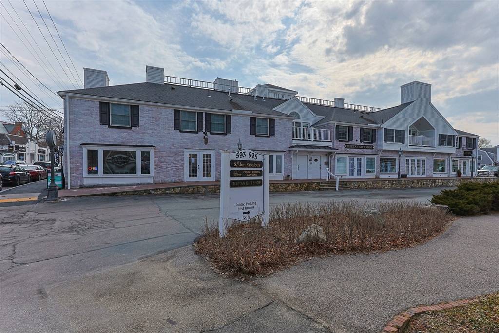 Chatham, MA 02633,595-34 Main Street