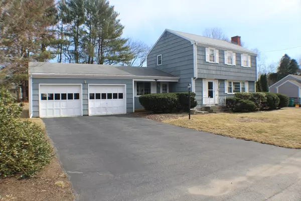 4 Northfield Rd, Attleboro, MA 02703