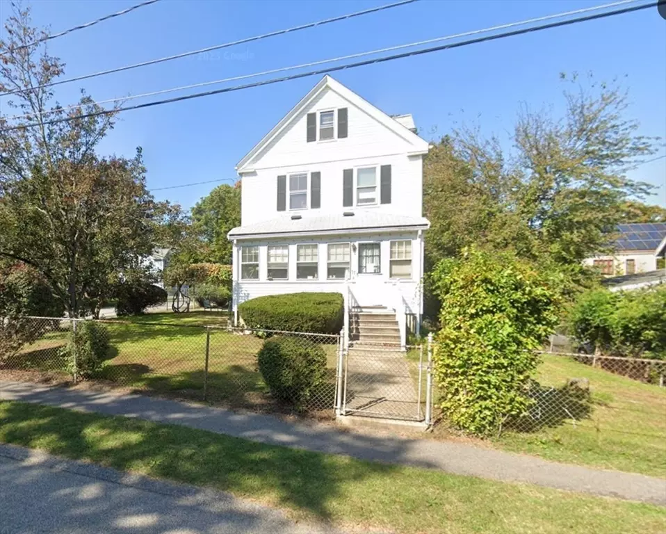 Needham, MA 02494,11 Greenough St