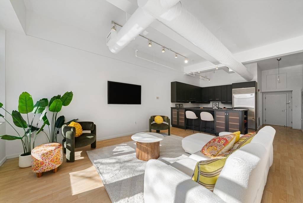 Boston, MA 02118,1180-1200 Washington St #213