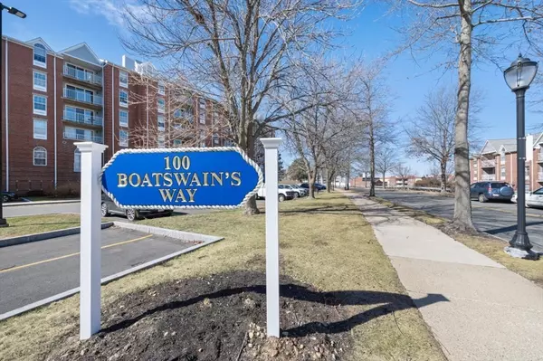 100 Boatswain's Way #406, Chelsea, MA 02150