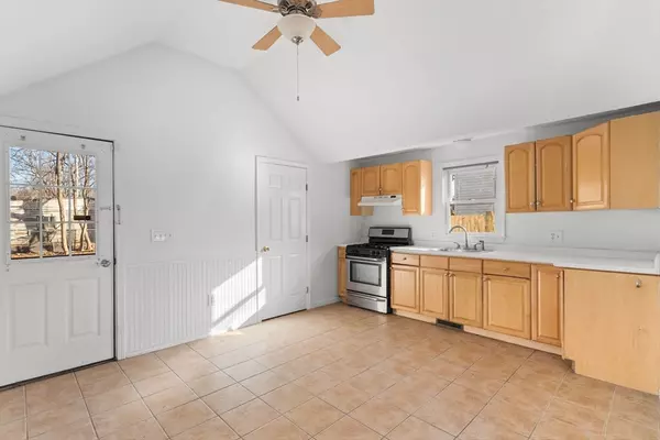 Mansfield, MA 02048,29 Warren Ave