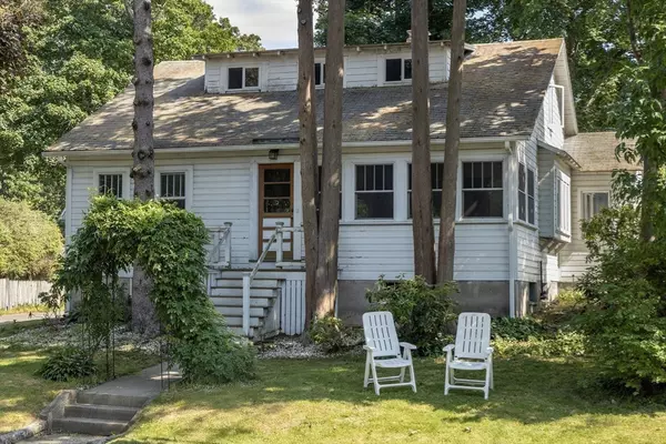 Hingham, MA 02043,21 Surry Road
