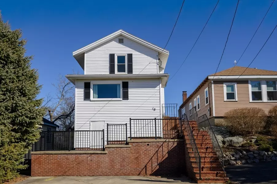 18 Wyola Rd, Hull, MA 02045