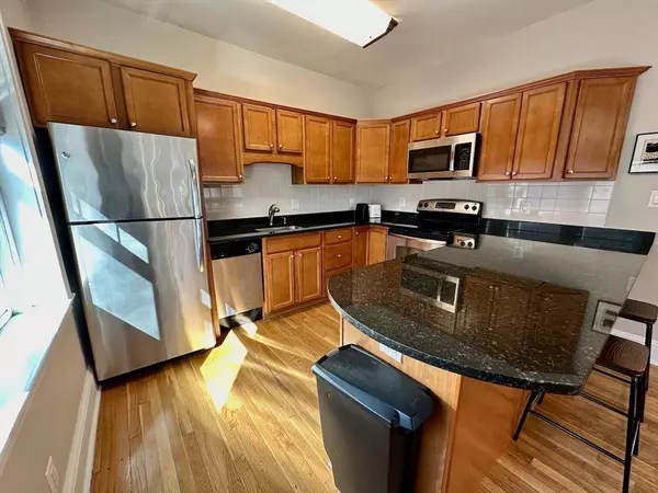 Brookline, MA 02445,1768 Beacon St #31
