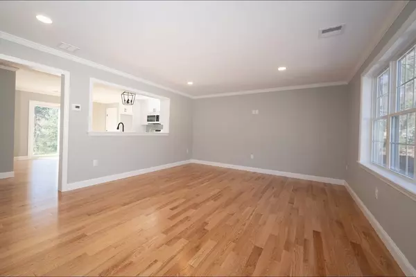 Hanson, MA 02341,1407 Main St #4