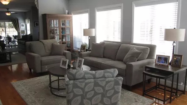 Holden, MA 01520,82 Tea Party Cir #82