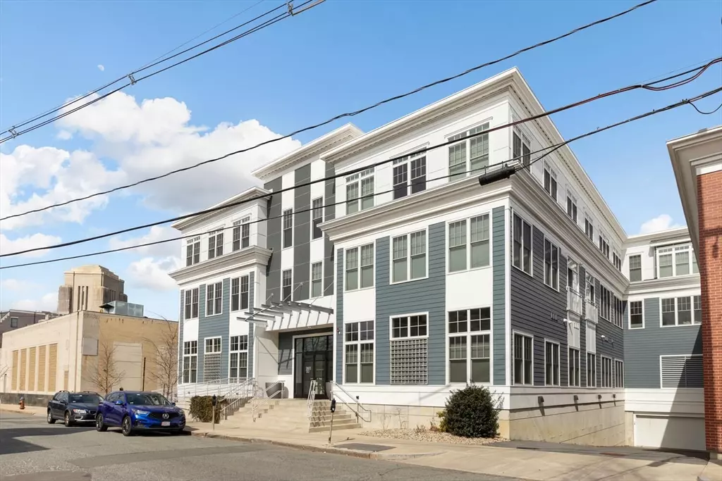 Somerville, MA 02144,353 Summer St #305