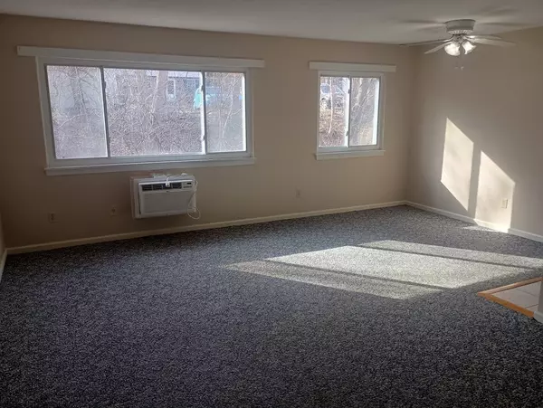 Northampton, MA 01060,74 Barrett Street #208