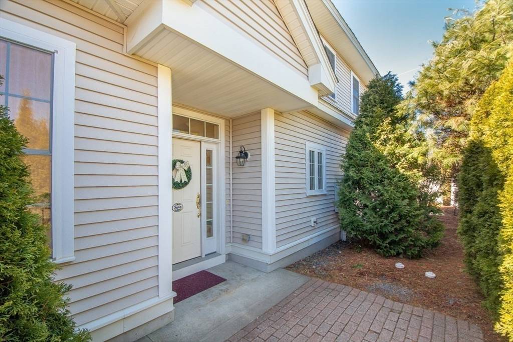 Clinton, MA 01510,430 Boxwood Ln #430