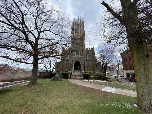 288 Walnut St #1st, Newton, MA 02460