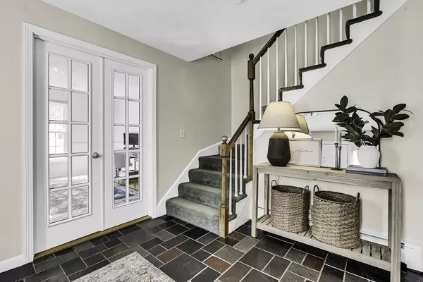 Westborough, MA 01581,4 Crownridge Road