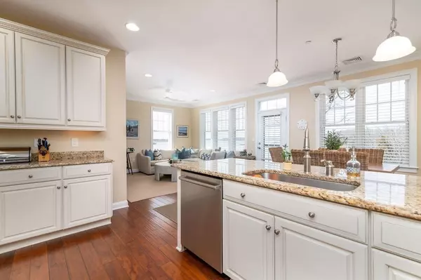 Hingham, MA 02043,121 Hms Halsted Dr #121