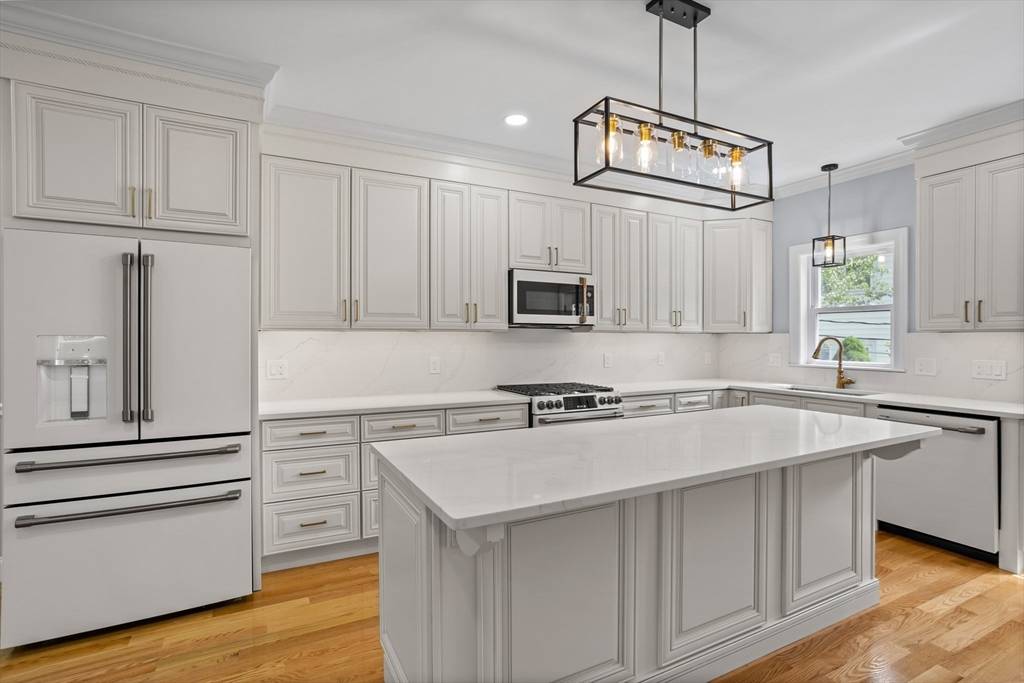 98 Carroll #98, Watertown, MA 02472