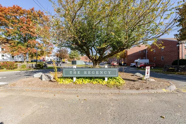 Agawam, MA 01001,245 Regency Park Dr #245