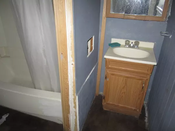 Holyoke, MA 01014,13 Hampshire
