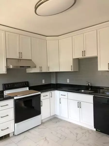 60 Fiske St #2, Waltham, MA 02451