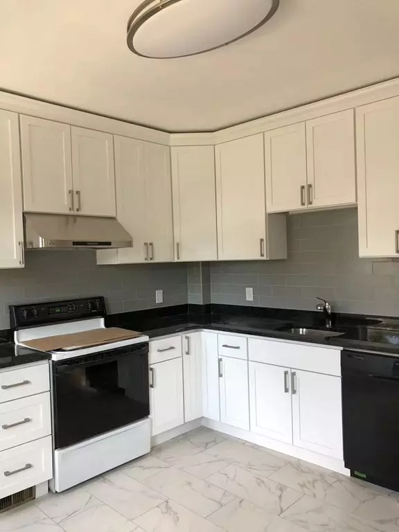 60 Fiske St #2, Waltham, MA 02451