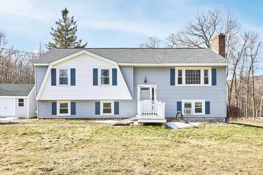 397 Howard St, Lunenburg, MA 01462