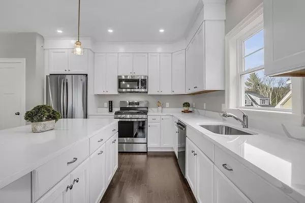 Upton, MA 01568,8 Chickadee Way #24