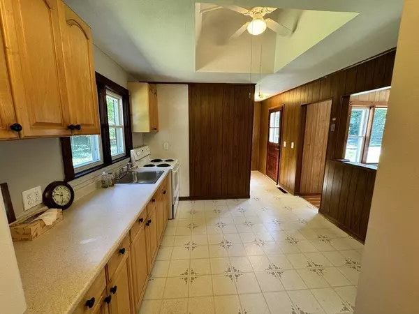 Rehoboth, MA 02769,68 Chestnut St